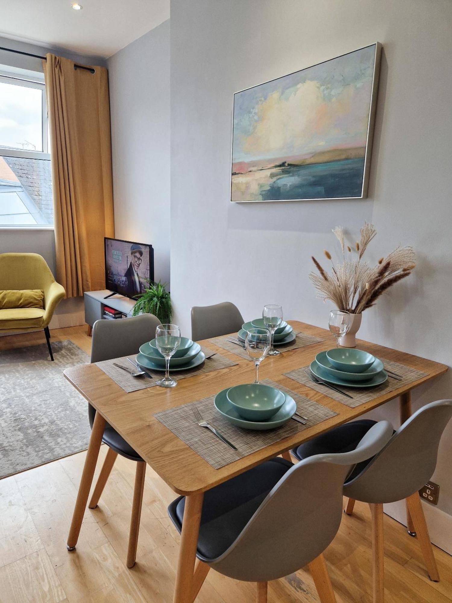 1-Bed Apartment, Close To Kensington Olympia With Free Wi-Fi & Netflix Londen Buitenkant foto