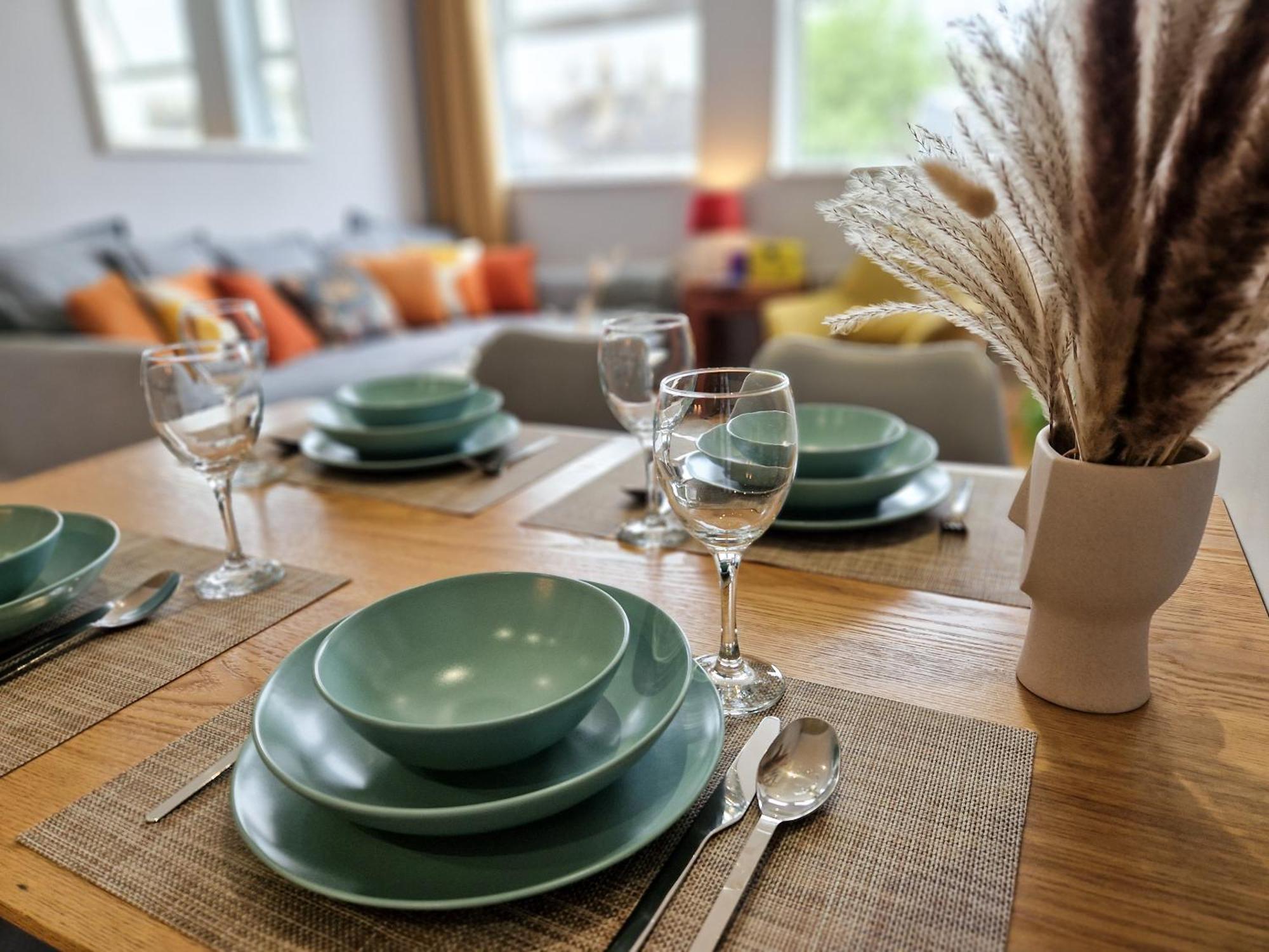1-Bed Apartment, Close To Kensington Olympia With Free Wi-Fi & Netflix Londen Buitenkant foto