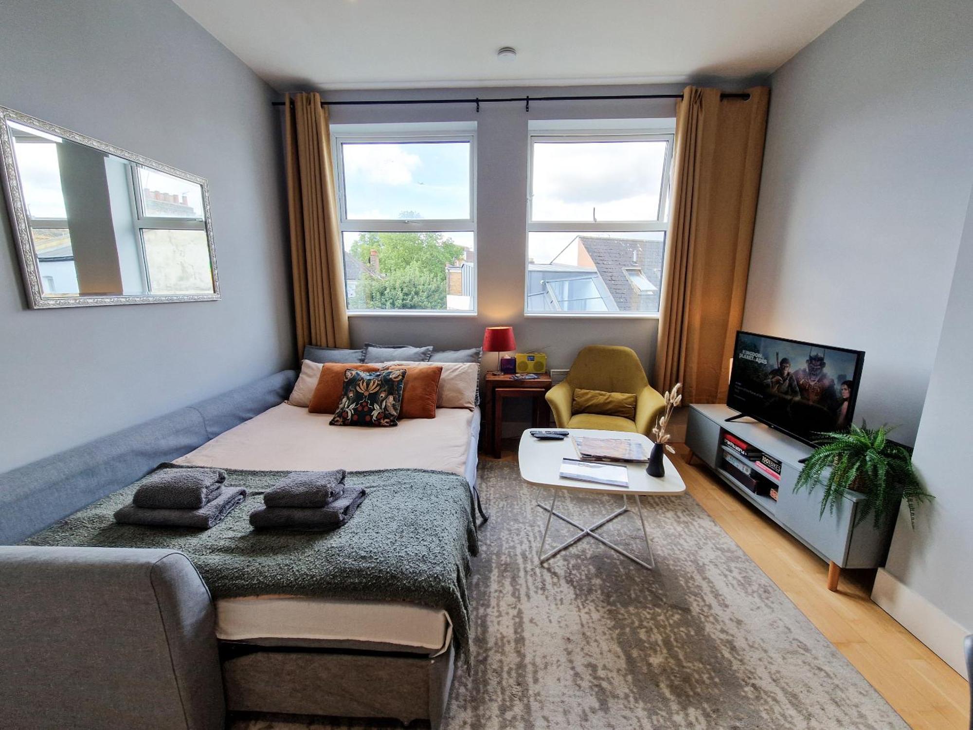 1-Bed Apartment, Close To Kensington Olympia With Free Wi-Fi & Netflix Londen Buitenkant foto