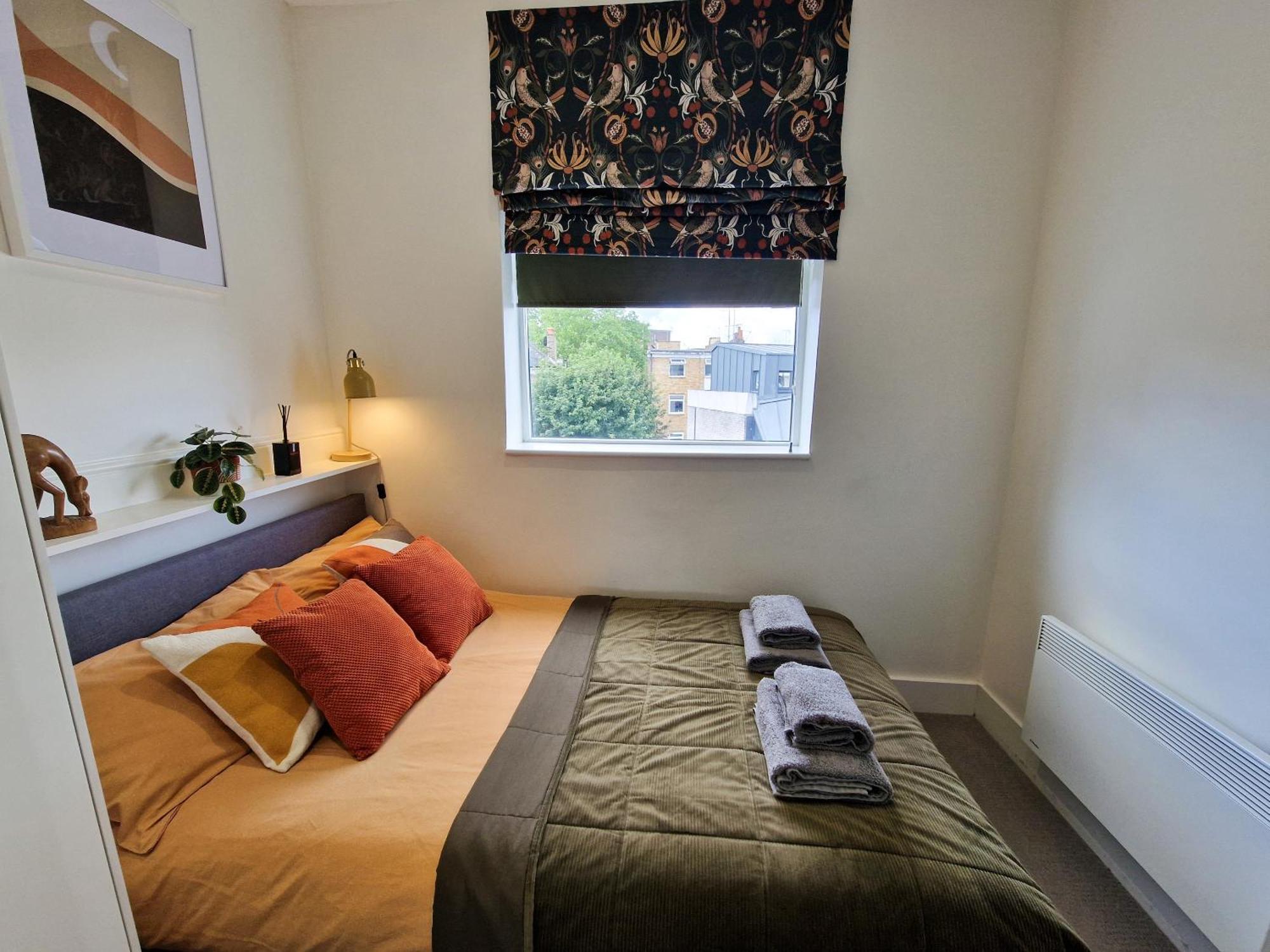1-Bed Apartment, Close To Kensington Olympia With Free Wi-Fi & Netflix Londen Buitenkant foto