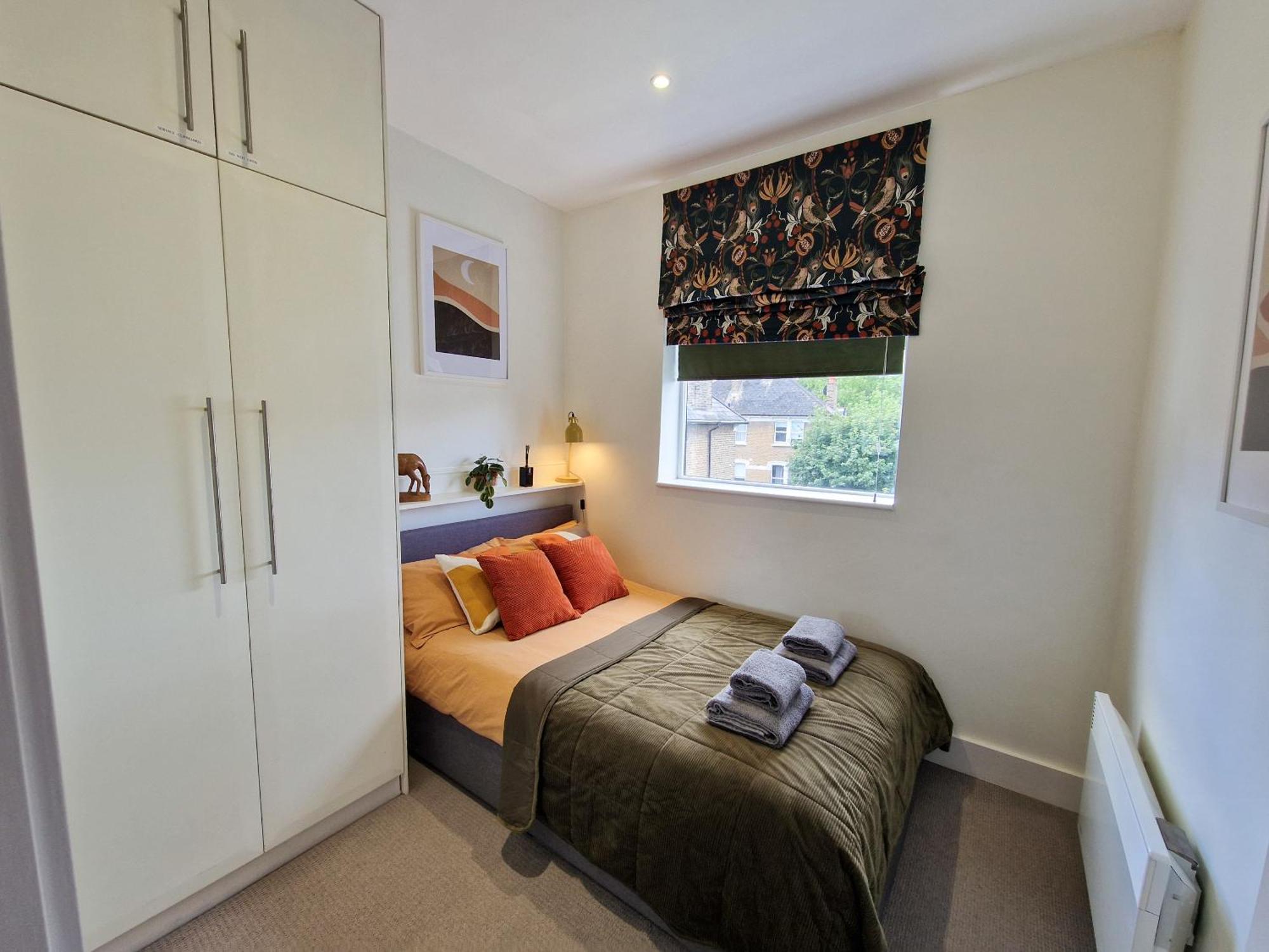 1-Bed Apartment, Close To Kensington Olympia With Free Wi-Fi & Netflix Londen Buitenkant foto