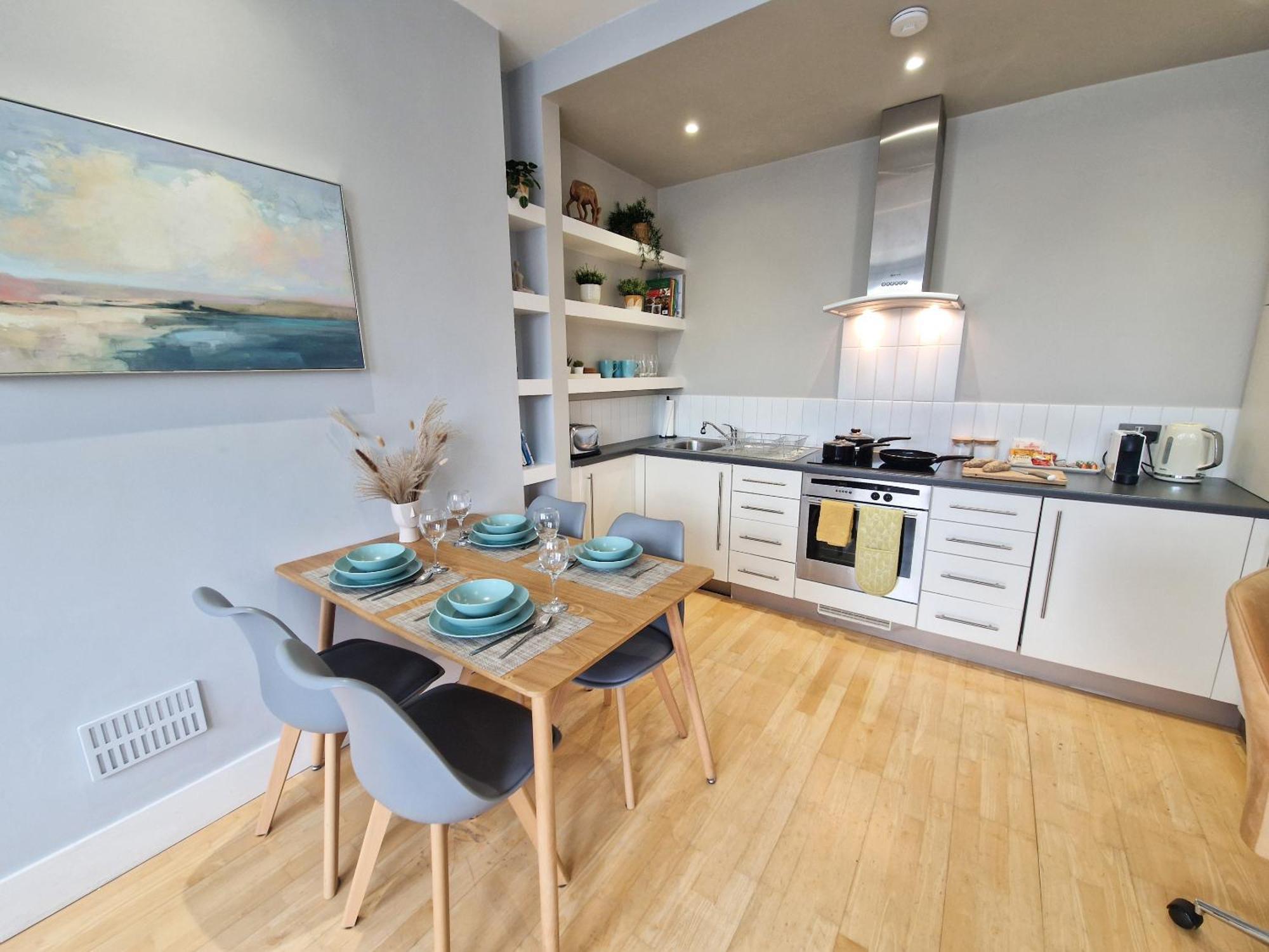 1-Bed Apartment, Close To Kensington Olympia With Free Wi-Fi & Netflix Londen Buitenkant foto