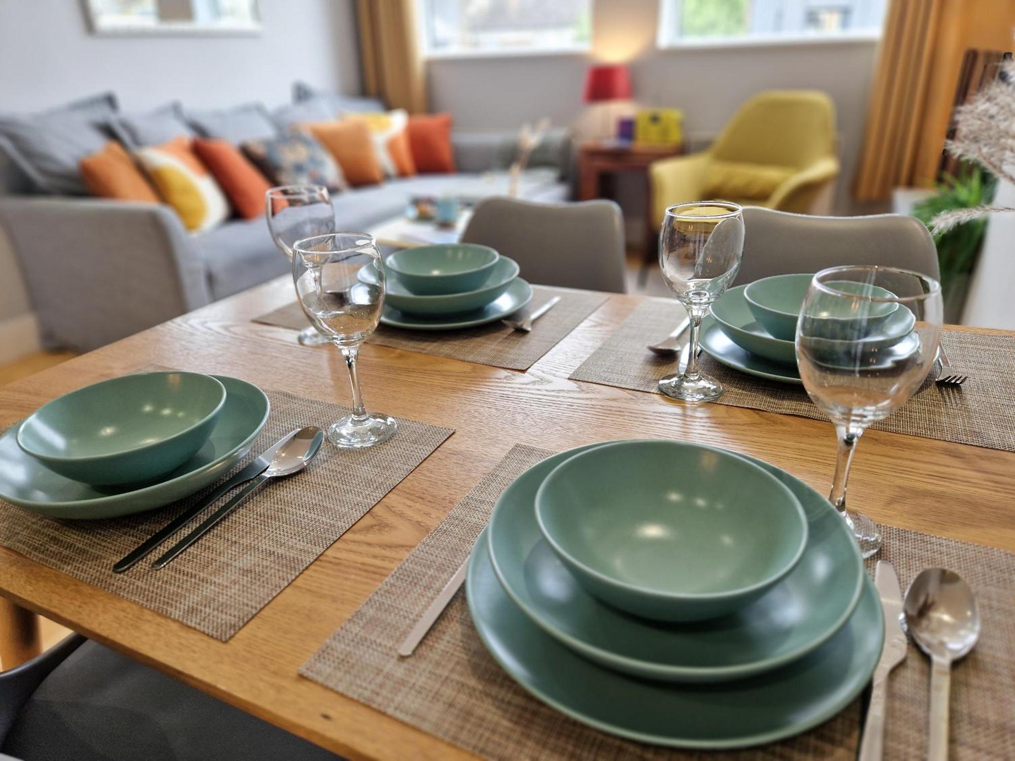 1-Bed Apartment, Close To Kensington Olympia With Free Wi-Fi & Netflix Londen Buitenkant foto